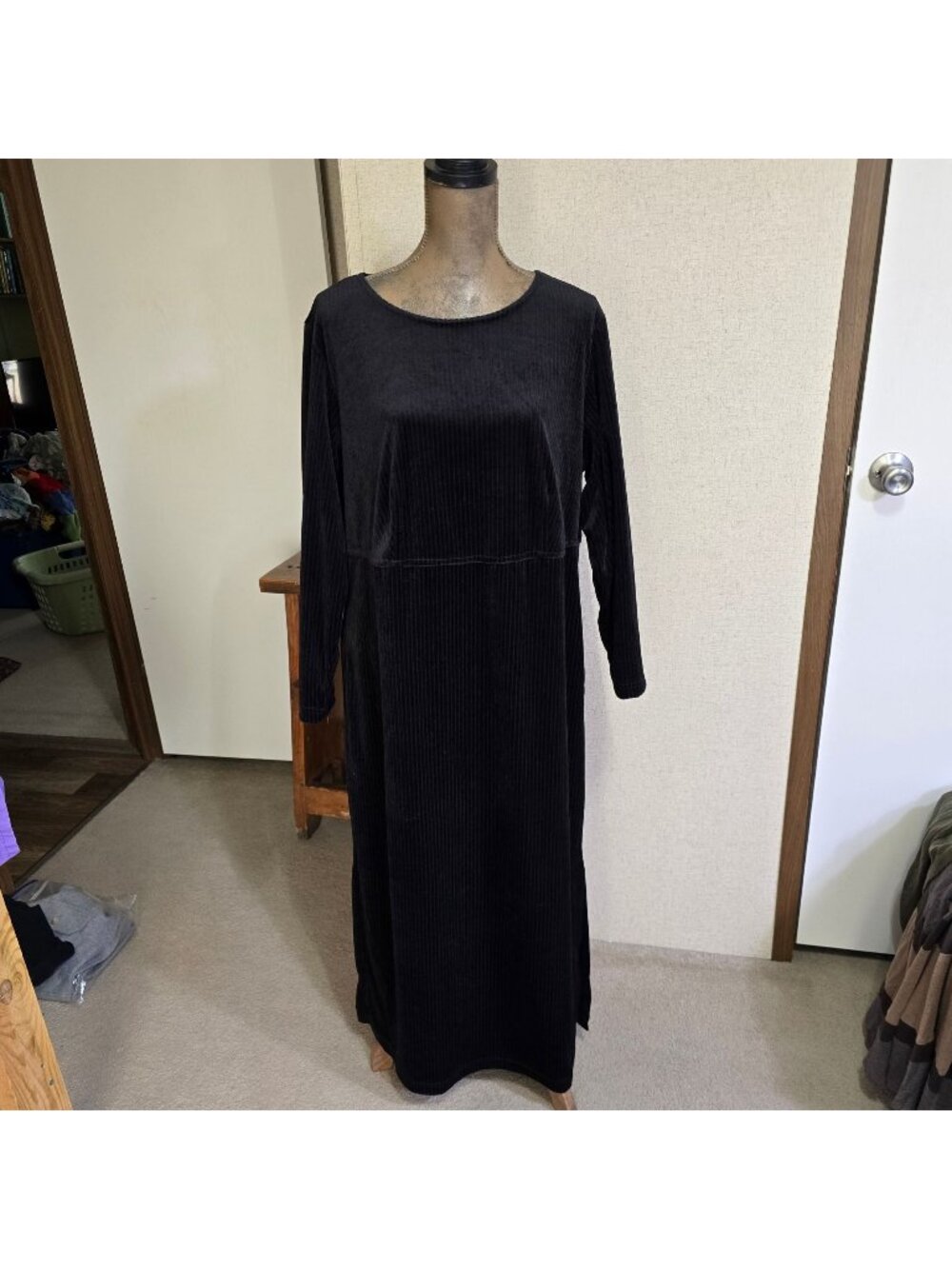 Vintage Cheryl Tiegs Large Velour Long Sleeve Maxi Dress Black Ribbed Texture